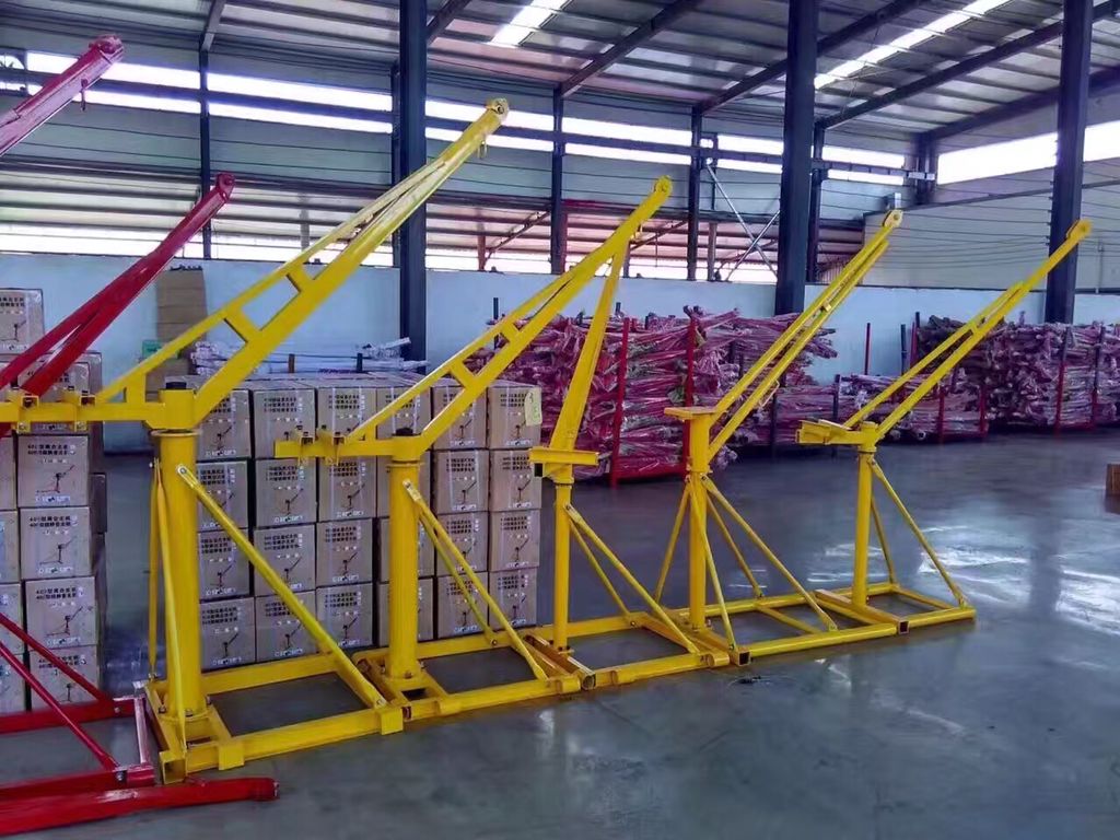 室外吊運(yùn)機(jī)倉庫圖片