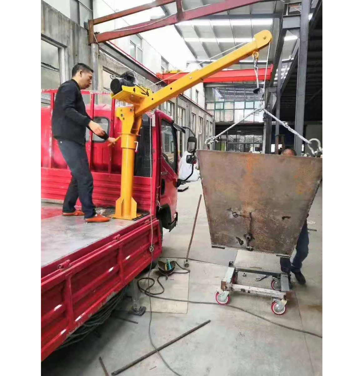 車載一噸小吊機(jī),車載懸臂吊使用案例