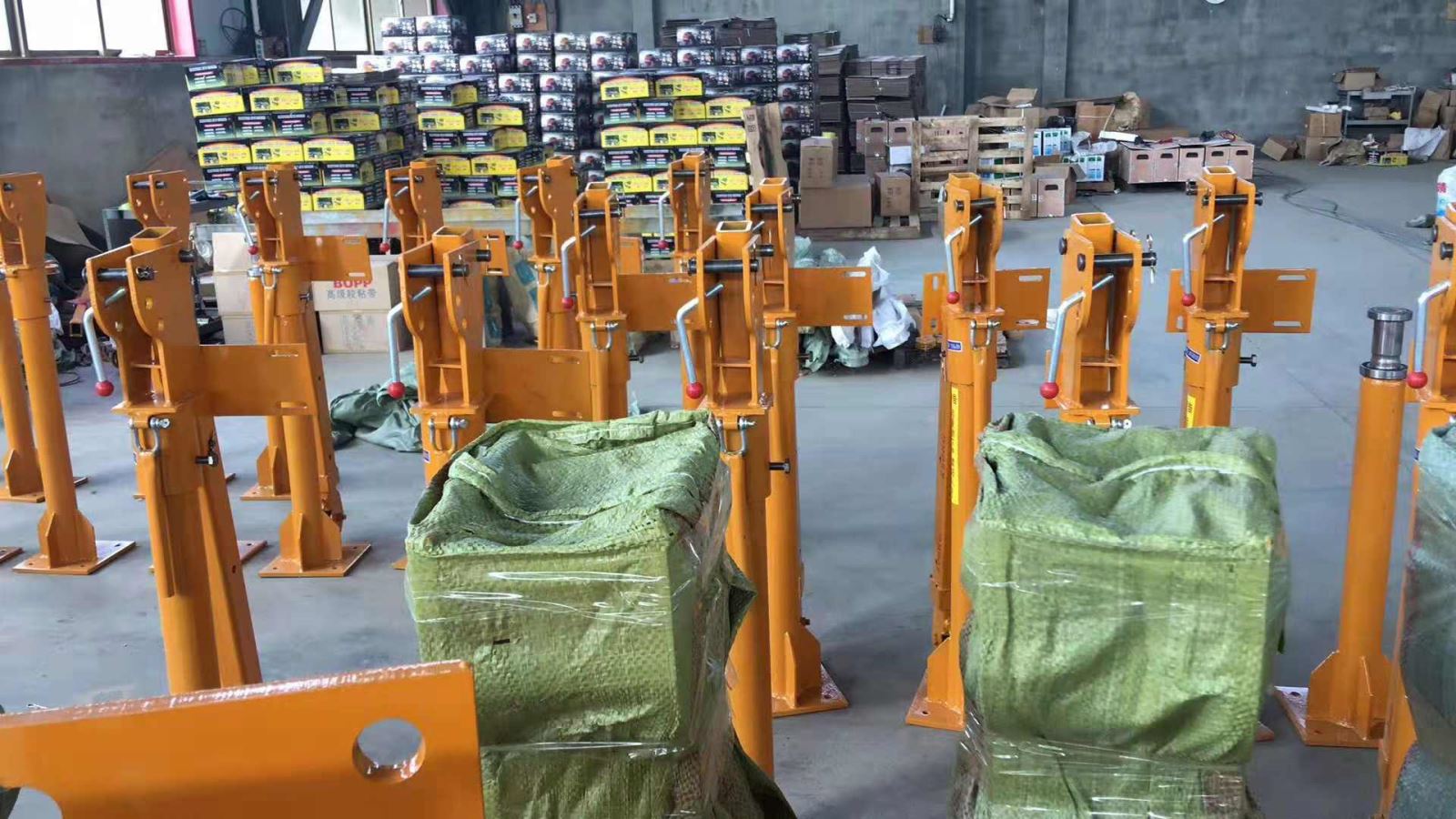 500公斤車載小吊機(jī)發(fā)貨